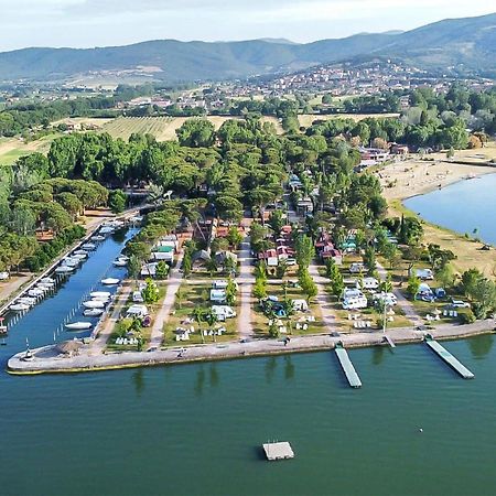 Gorgeous Stacaravan In Tuoro Sul Trasimeno Villa Exterior photo