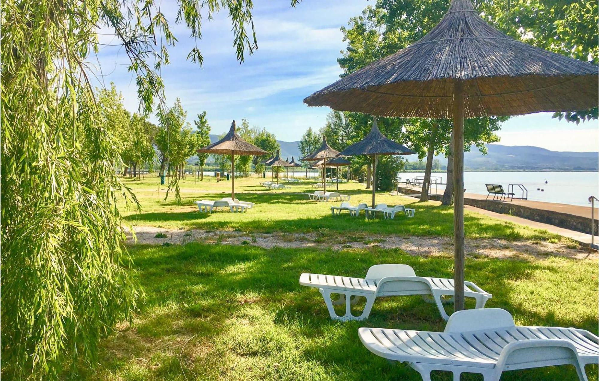 Gorgeous Stacaravan In Tuoro Sul Trasimeno Villa Exterior photo